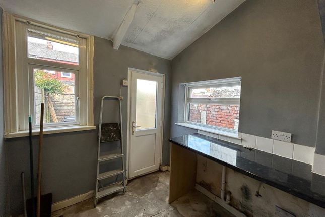 39, Fairhurst Street, Leigh photo 4
