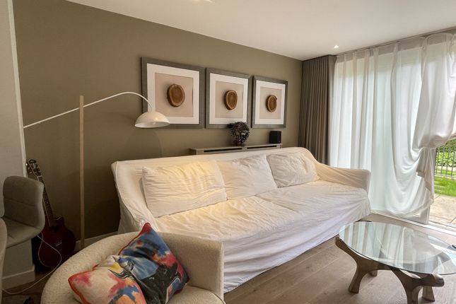 8, Ottley Drive, London photo 4