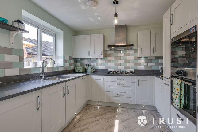 22 Lavender Court, Mirfield photo 3