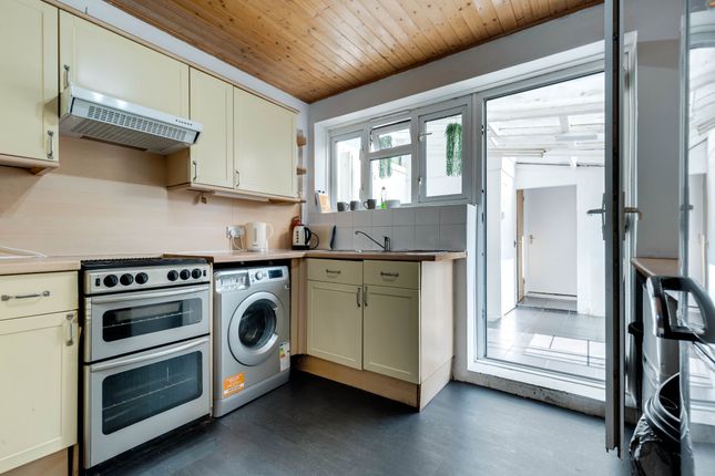 88 Graham Road, London photo 3