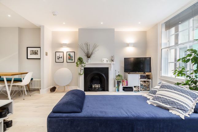 Flat to rent in Carnaby Street, London