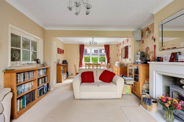 19, Worcester Avenue, Cambridge photo 4