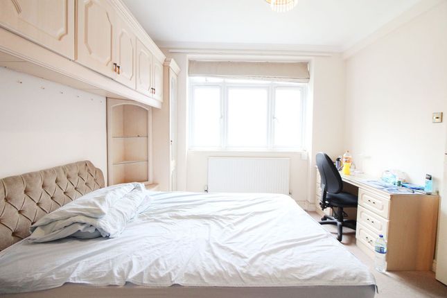 Flat to rent in Townshend Court, Regent's Park, London