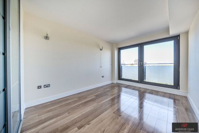 Flat 68, 26, High Street, Berkshire photo 4
