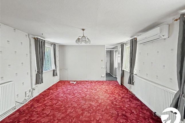 5, Plover Close, Kent photo 2