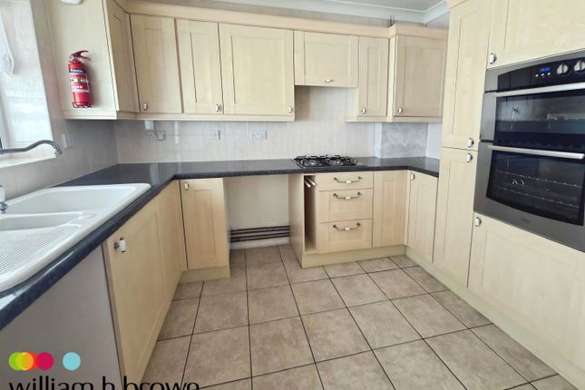 29, Stanley Road, CLACTON-ON-SEA photo 4