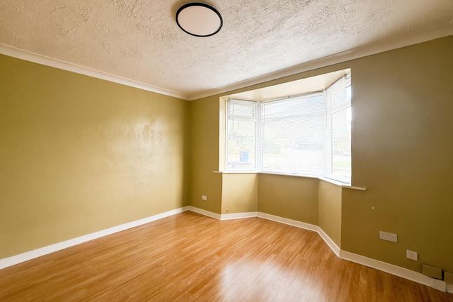 Flat 2, 57-59, Southchurch Avenue, Southend-On-Sea photo 4