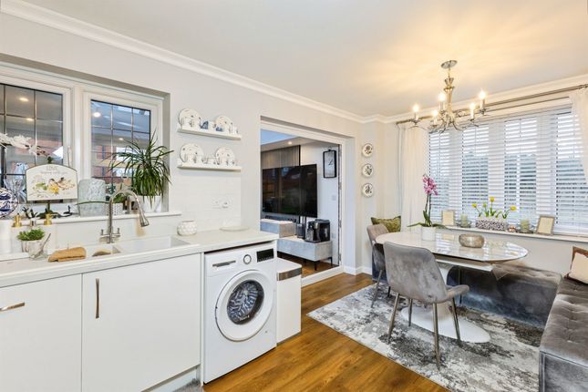 25, Bland Way, Reading photo 2
