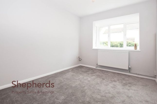 86, Jacksons Drive, Cheshunt photo 3