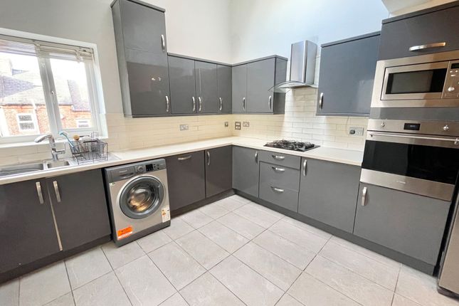 4-bed house on 52, Sheffield, £1,200/mo