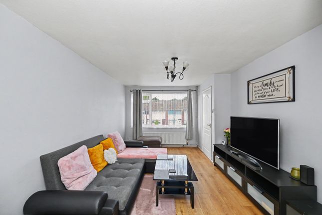 61, Frobisher Road, Rugby photo 4