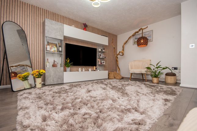 27, Ashbourne Drive, Kettering photo 2