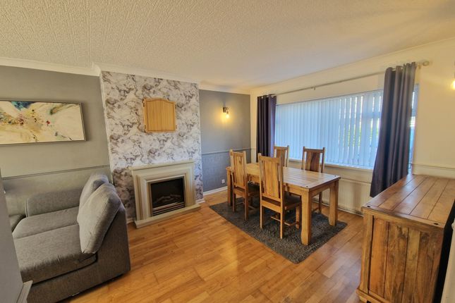 42, Chain Lane, Staining photo 2