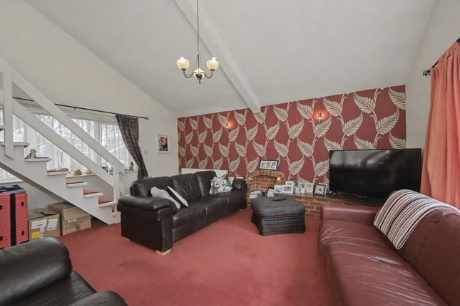 6, Appletree Walk, Braintree photo 4