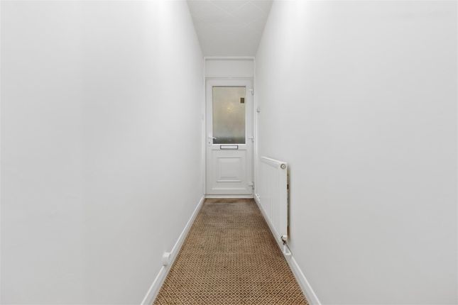 Flat for sale in Haydon Park Road, London