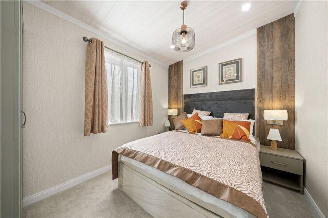 35 Thames Retreat, 141, Chertsey Lane, Surrey photo 2
