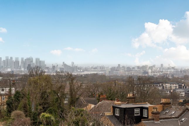 28, Brinklow Crescent, Shooters Hill photo 4