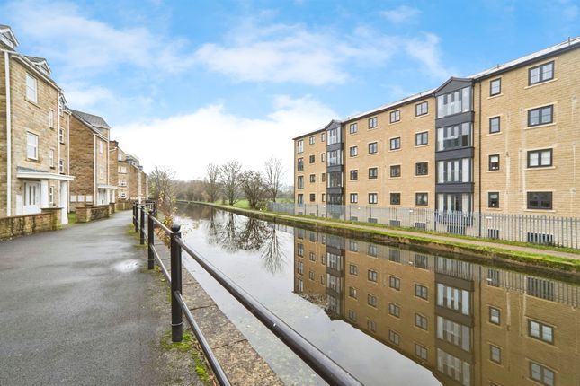 1e, Waters Walk, Bradford photo 4