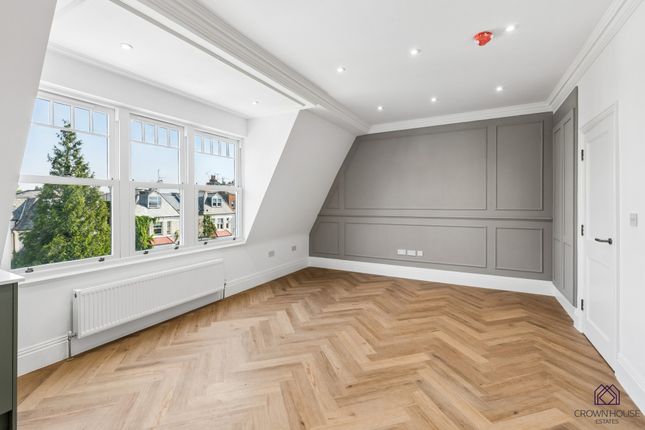Flat 4,43, Woodside Park Road, London photo 4