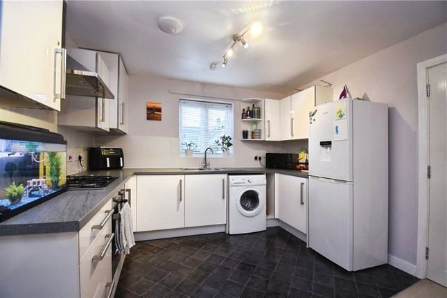 89, Cutforth Way, Hampshire photo 4
