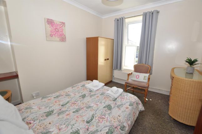 Flats 1 & 2, 5 Richmond Terrace, Carmarthen photo 5