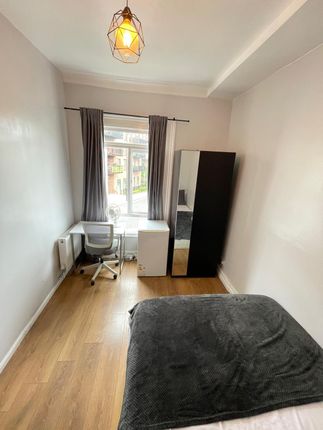 112A Dalston Lane, London photo 3