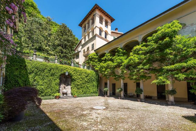 Thumbnail Block of flats for sale in Via Mazzini, Castello Cabiaglio, Lombardia