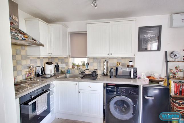 24, Horsebrook, Calne photo 4