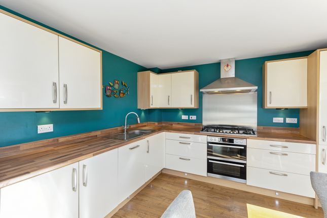 11, Maude Place, Kirkliston, Edinburgh photo 4
