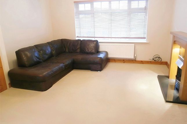 35, Worcester Grove, Wolverhampton photo 2