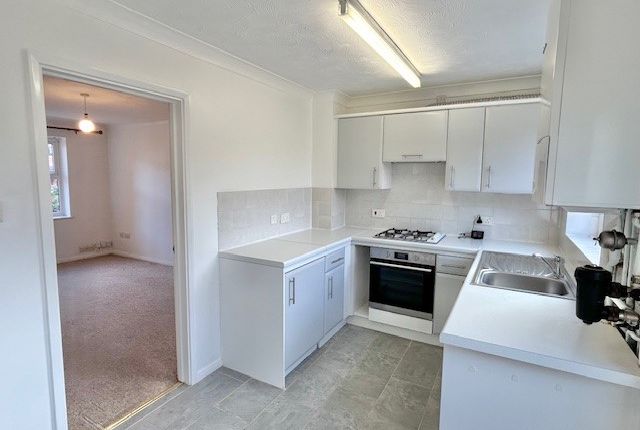 3, Chardstock Close, Exeter photo 4