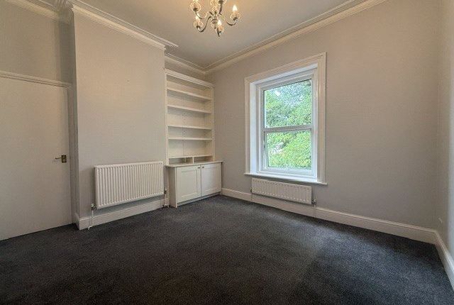 124C, Reading Road South, Fleet photo 5