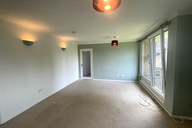 Flat, 25, Queensway, Newcastle photo 3