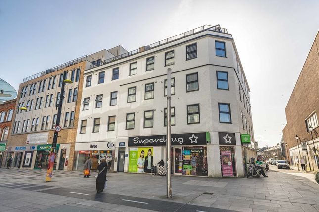 2-bed flat on 20 Radley House,, 186 - 188 High Street, Slough, £280,000