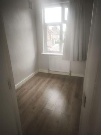 149, Sherringham Avenue, London photo 4
