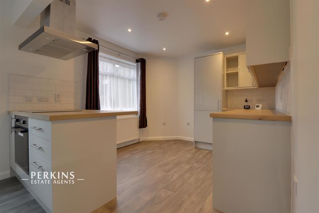 Kitchen 2.Jpg