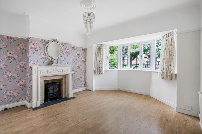 82 Eastwood Road North, Leigh-On-Sea photo 4