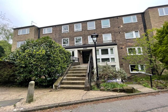 Flat to rent in Redcliffe Road, Mapperley Park, Nottingham