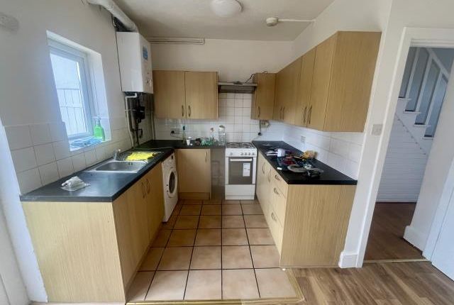 209, Walton Road, Woking photo 3