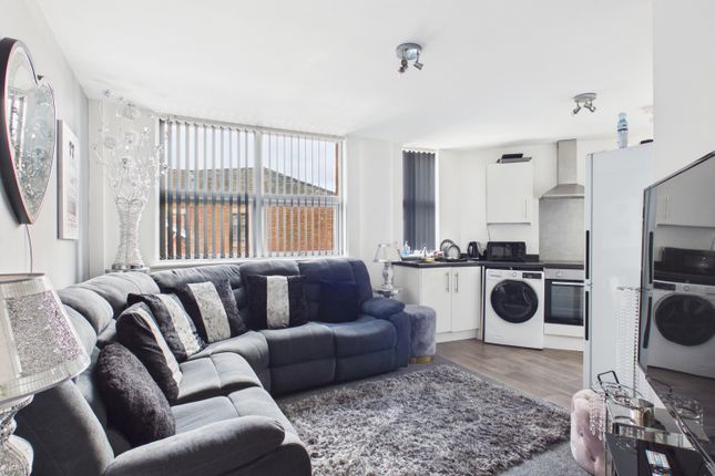 Flat 16, Camden House, 2 Grey Street, Ashton-under-Lyne photo 2