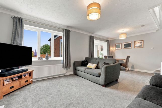 48 Crofters Close, Sheffield photo 3