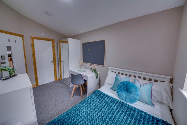 43, Nottingham photo 2