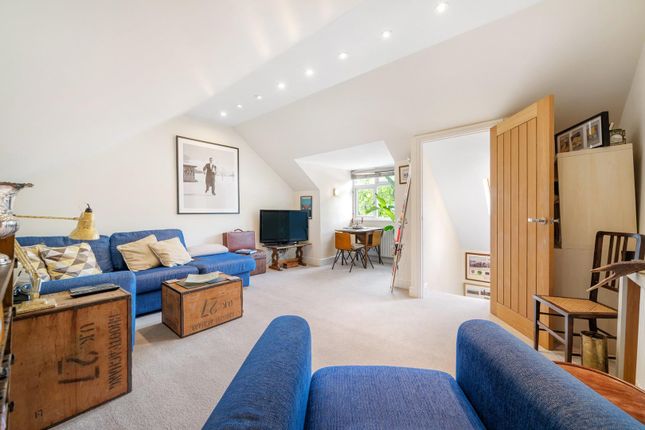 Flat for sale in Russell Grove, London