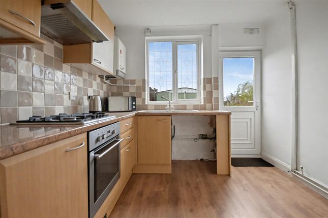37, Studfall Avenue, Corby photo 4