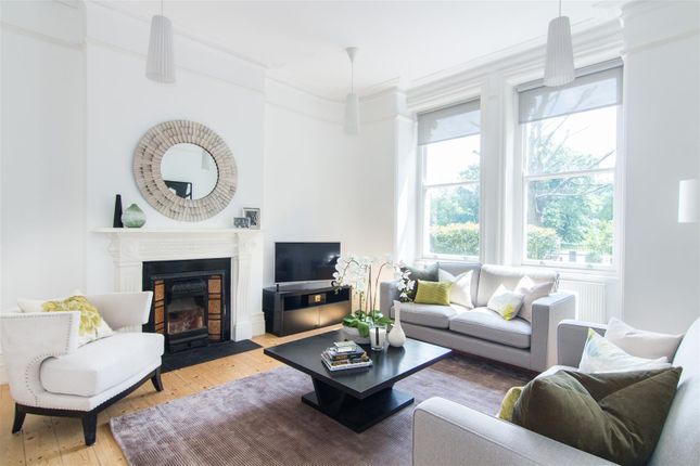 Thumbnail Flat to rent in Clapham Common North Side, London