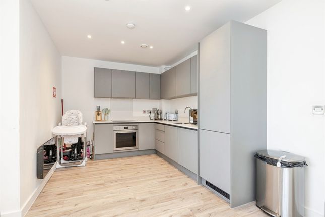Flat 145, Yeatman Court, 1, Cherry Tree Road, Watford photo 4