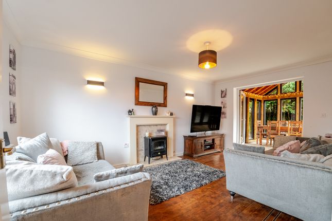 62, Upton Drive, Nuneaton photo 4