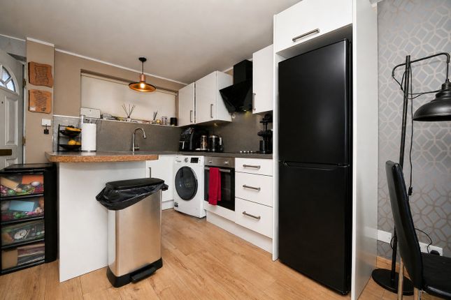 12 Brunswick Court, Rawdon Drive, Hoddesdon photo 3