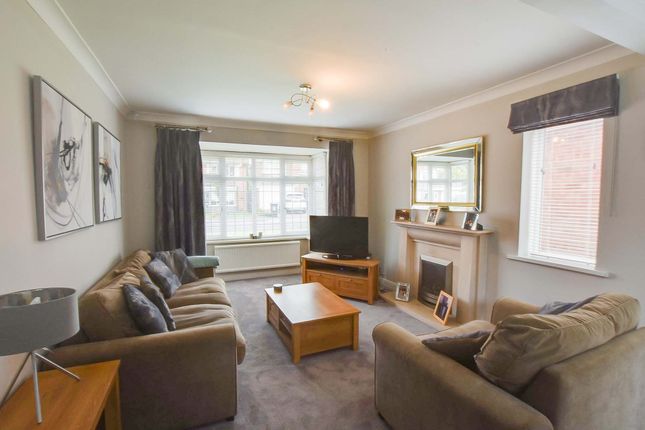 4 Holme Drive, Leicester photo 2