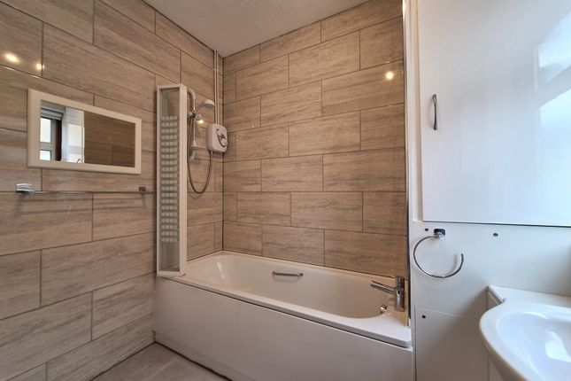 80, Dartford photo 4